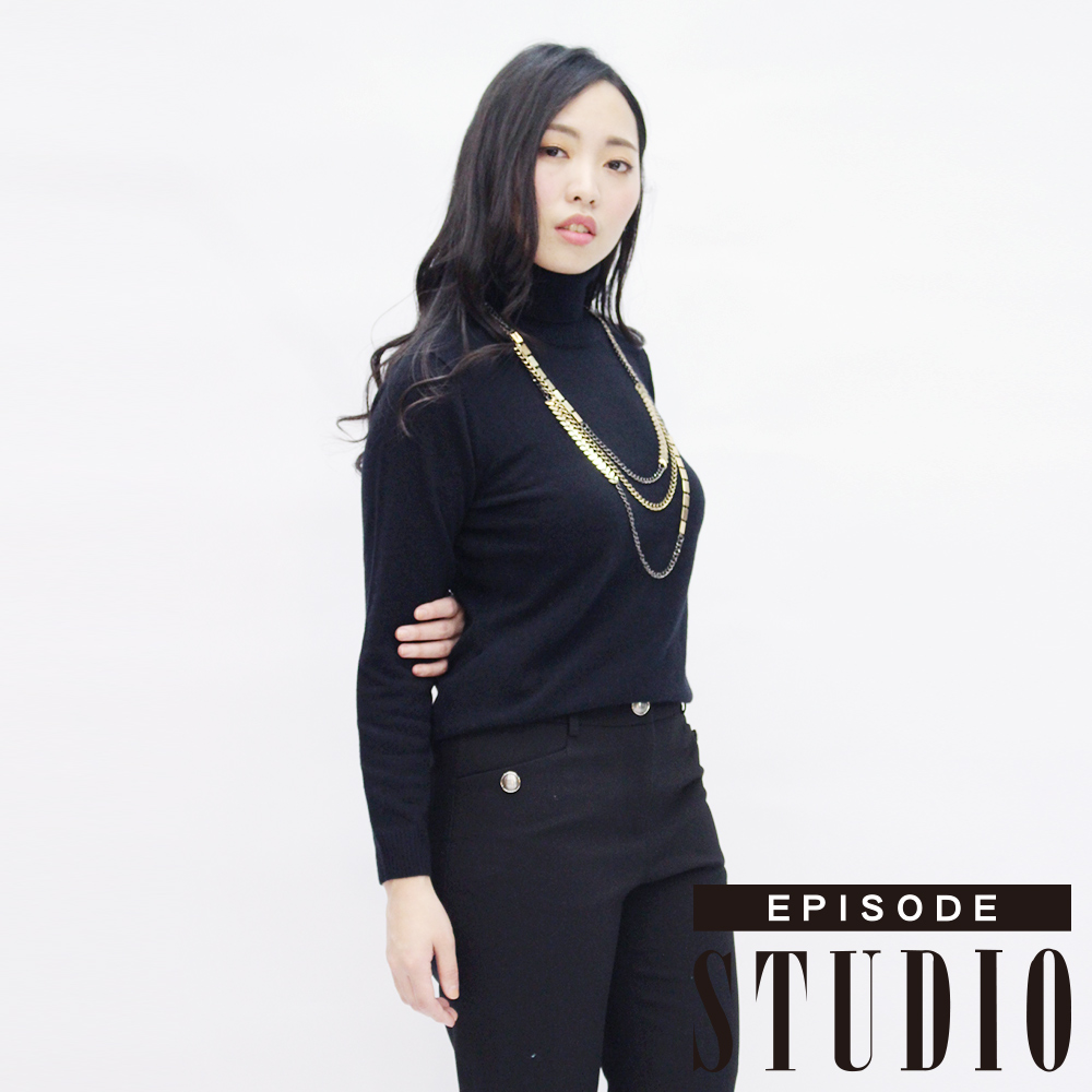 EPISODE Studio - 經典高領素面設計上衣（黑）