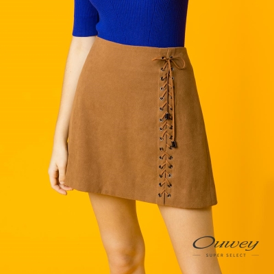OUWEY歐薇 率性優雅裝飾皮繩短裙(咖)
