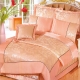 《GALATEA》沙定緹花-粉橘。雙人絲緞四件式床包鋪棉兩用被組 product thumbnail 1
