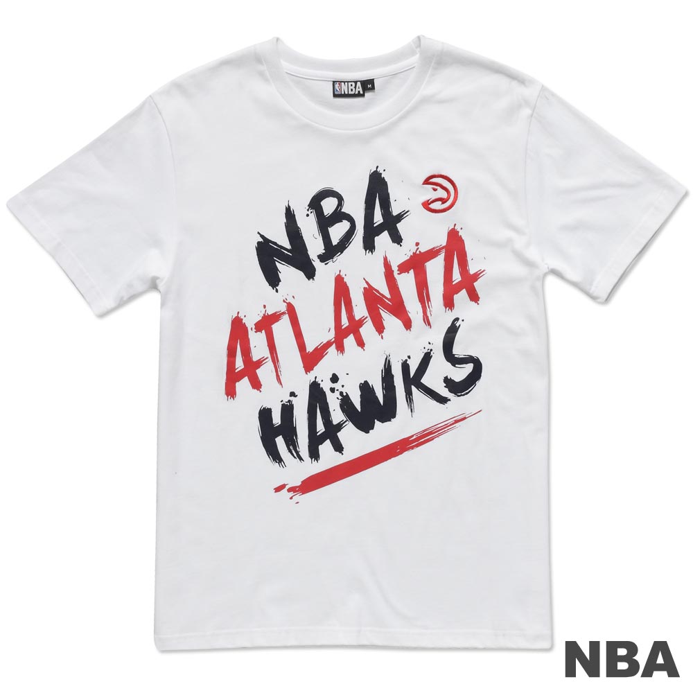 NBA-亞特蘭大老鷹隊毛筆刷造型印繡花圓領T恤-白(男)