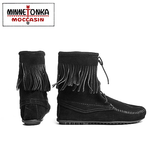 MINNETONKA-TRAMPER ANKLE經典綁帶流蘇短靴-黑色