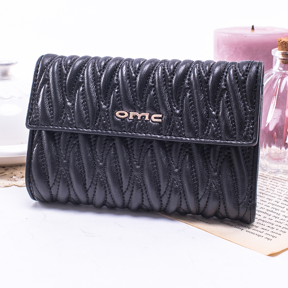 OMC - 韓國專櫃立體抓皺感多卡零錢式真皮短夾-質感黑