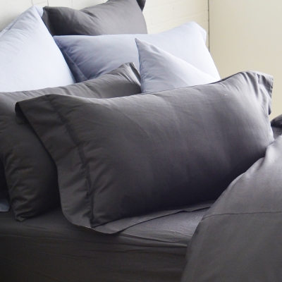 Cozy inn 簡單純色-鐵灰-200織精梳棉枕頭套-2入
