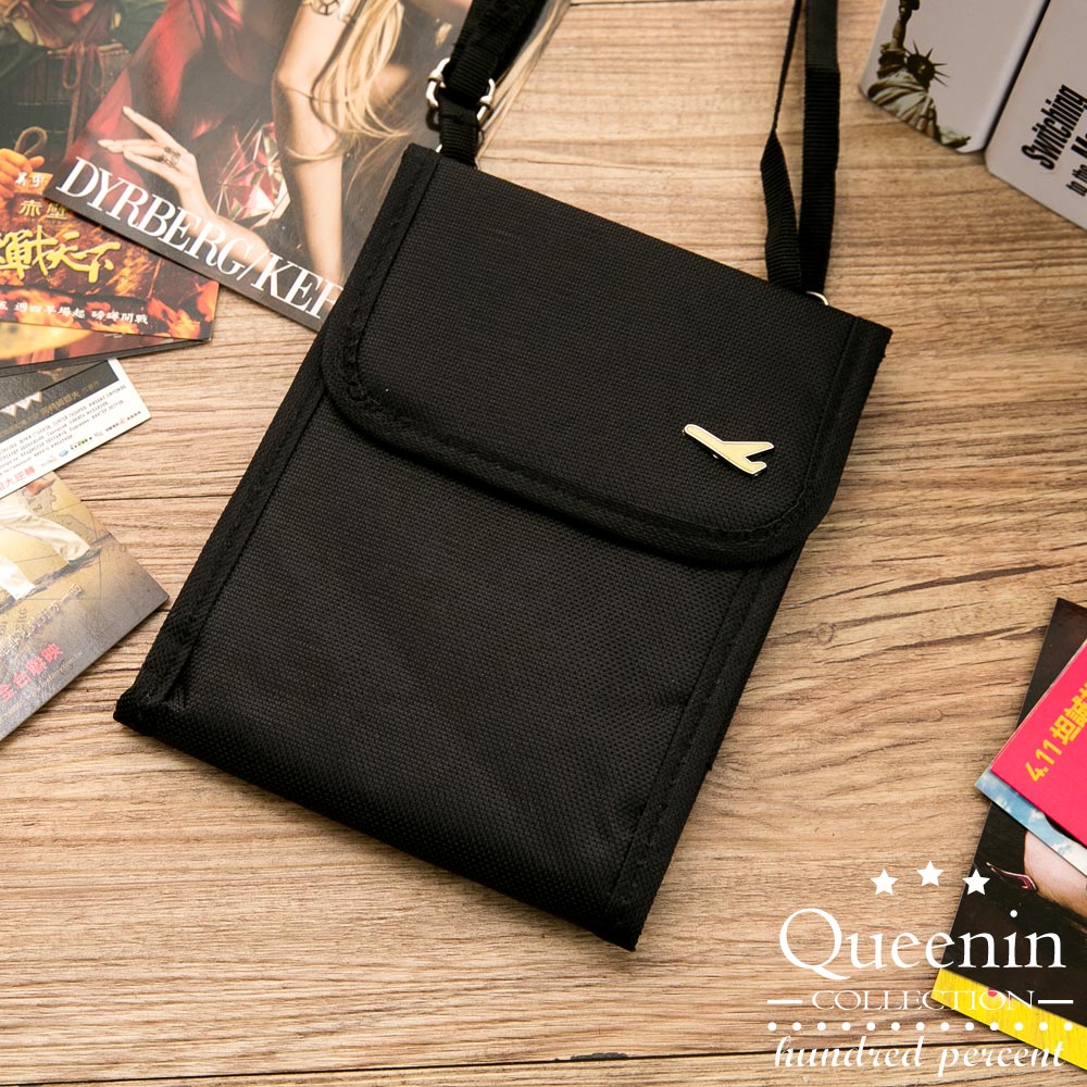 DF Queenin - 韓版隨身旅行斜背式護照包證件包-黑色