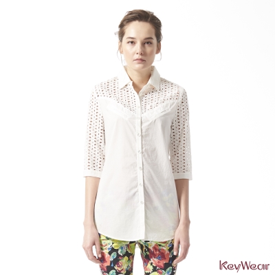 KeyWear奇威名品-鏤空織花長版簡約七分袖襯衫