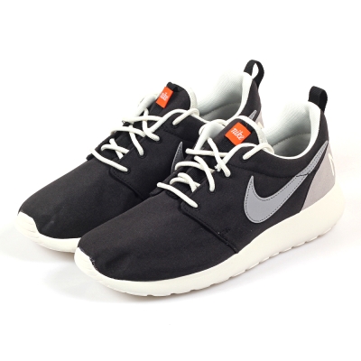 (女)NIKE WMNS ROSHE ONE RETRO