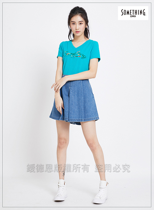 SOMETHING 熱帶花紋V領短袖T恤-女-藍綠色