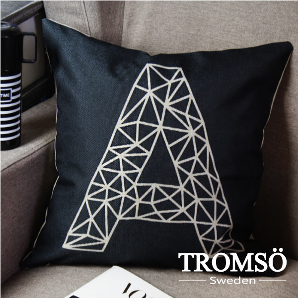 TROMSO-品味英倫棉麻抱枕/極簡字母