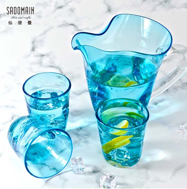 仙德曼SADOMAIN彩玻扁嘴壺(淺藍)＋彩玻寬口握杯(淺藍)(1壺3杯)