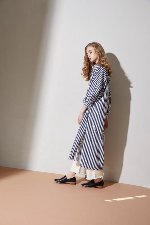 HERLS 品味生活 全真皮素面橢圓頭樂福鞋-黑色