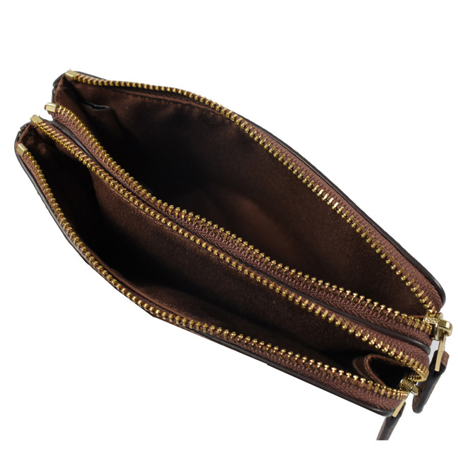 COACH 金屬LOGO荔枝牛皮經典雙層手拿包(咖)