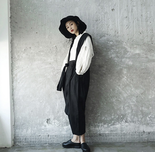 春夏暗黑風麻料背帶褲-設計所在