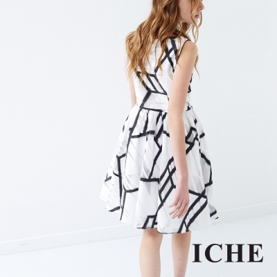 ICHE 衣哲 線條印花禮服洋裝