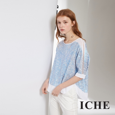 ICHE 衣哲 簍空光澤亮面拼接造型藍上衣
