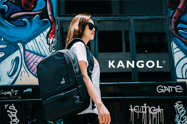 KANGOL 韓國石匠系列-墨色經典款防潑水男女休閒機能後背包-混織黑