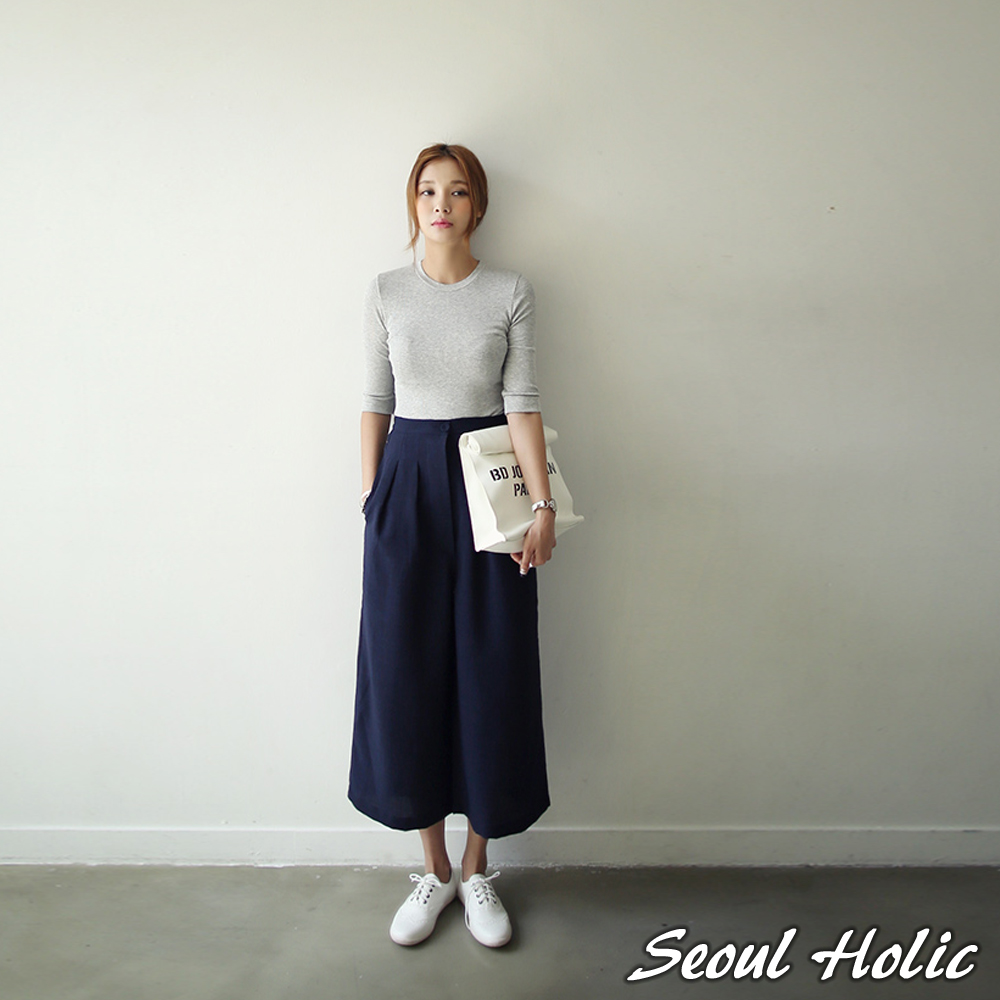 反摺五分袖小高領柔軟針織衫 (共二色)-Seoul Holic