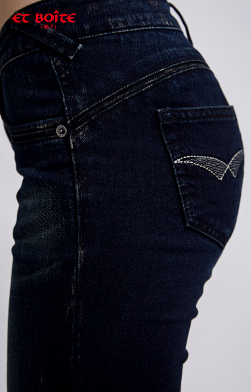 ETBOITE 箱子 BLUE WAY 全方位美型計畫 - 金屬漆弧型微彈低腰直筒褲