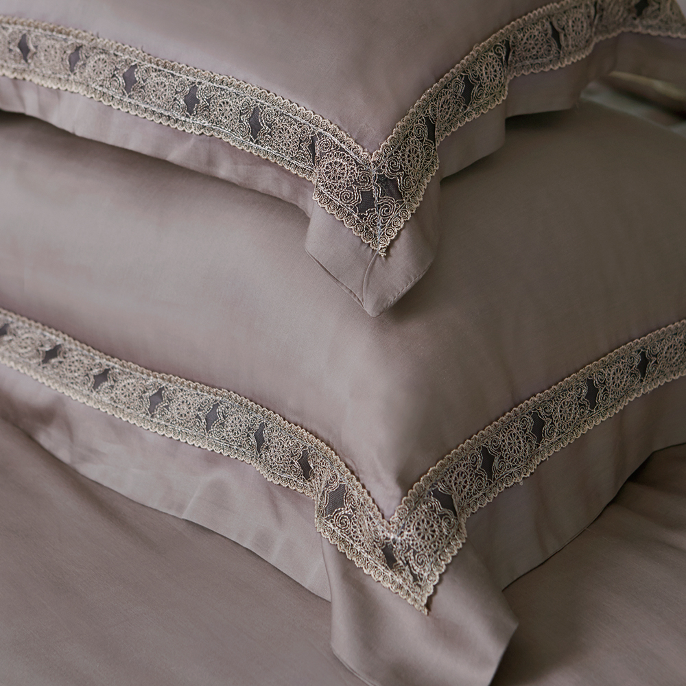 義大利La Belle 查理國王 加大天絲蕾絲四件式防蹣抗菌舖棉兩用被床包組