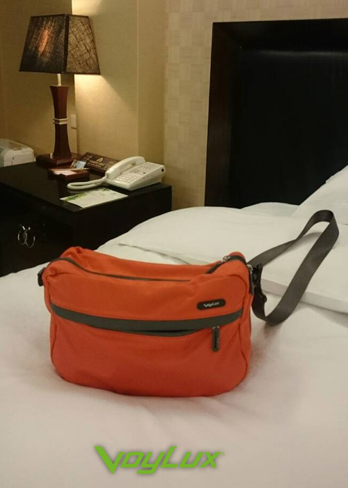 Voylux伯勒仕-百貨專櫃-魔術收摺系列-兩用摺疊側背包 / 旅行袋-橘色
