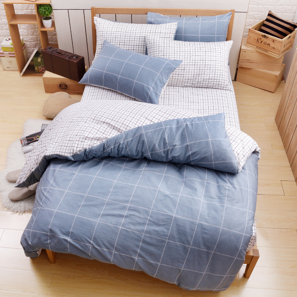 日本濱川佐櫻 灰藍格語 台灣製雙人四件式精梳棉兩用被床包組