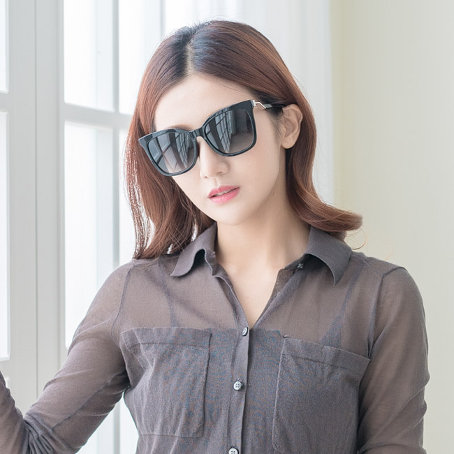 FENDI方框 修臉款 太陽眼鏡 (黑色)FF0244FS