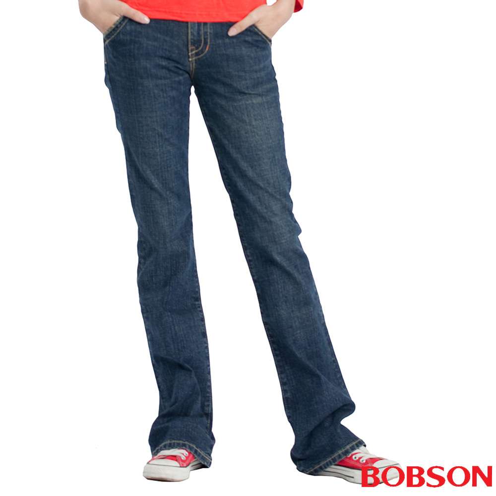 【BOBSON】女款磨破貼口袋伸縮喇叭褲(藍53)