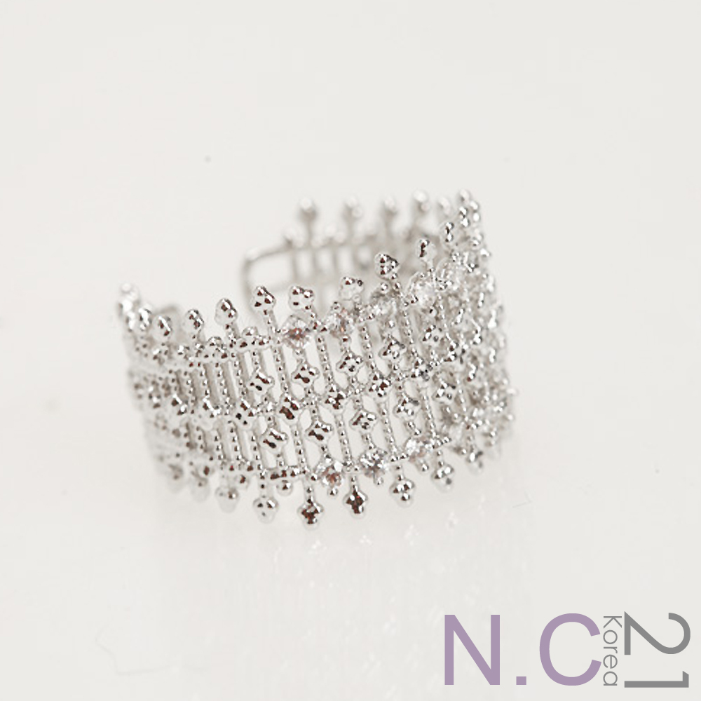 N.C21-正韓 輕奢水鑽點綴王冠造型戒指 (銀色)