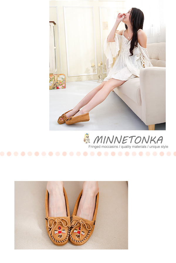 MINNETONKA 沙棕色麂皮串珠小雷鳥莫卡辛 女鞋 (展示品)