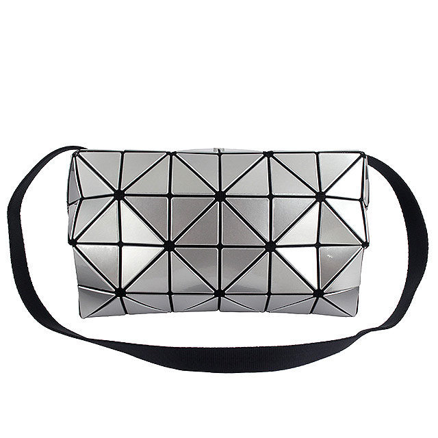 ISSEY MIYAKE 三宅一生BAOBAO亮面立體4x6斜背包(銀色)