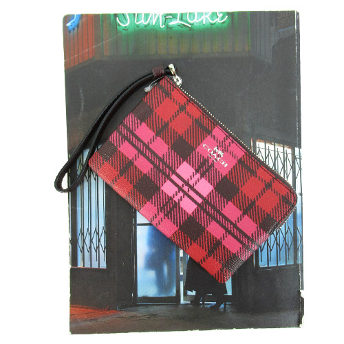 COACH 馬車英倫格紋學院風PVC L拉鍊手拿包(桃粉)