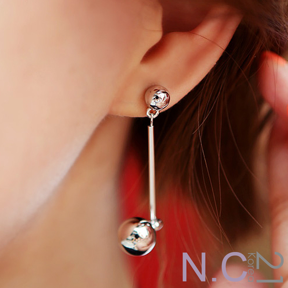N.C21-閃亮樂章球珠垂墜長耳環 (銀色)