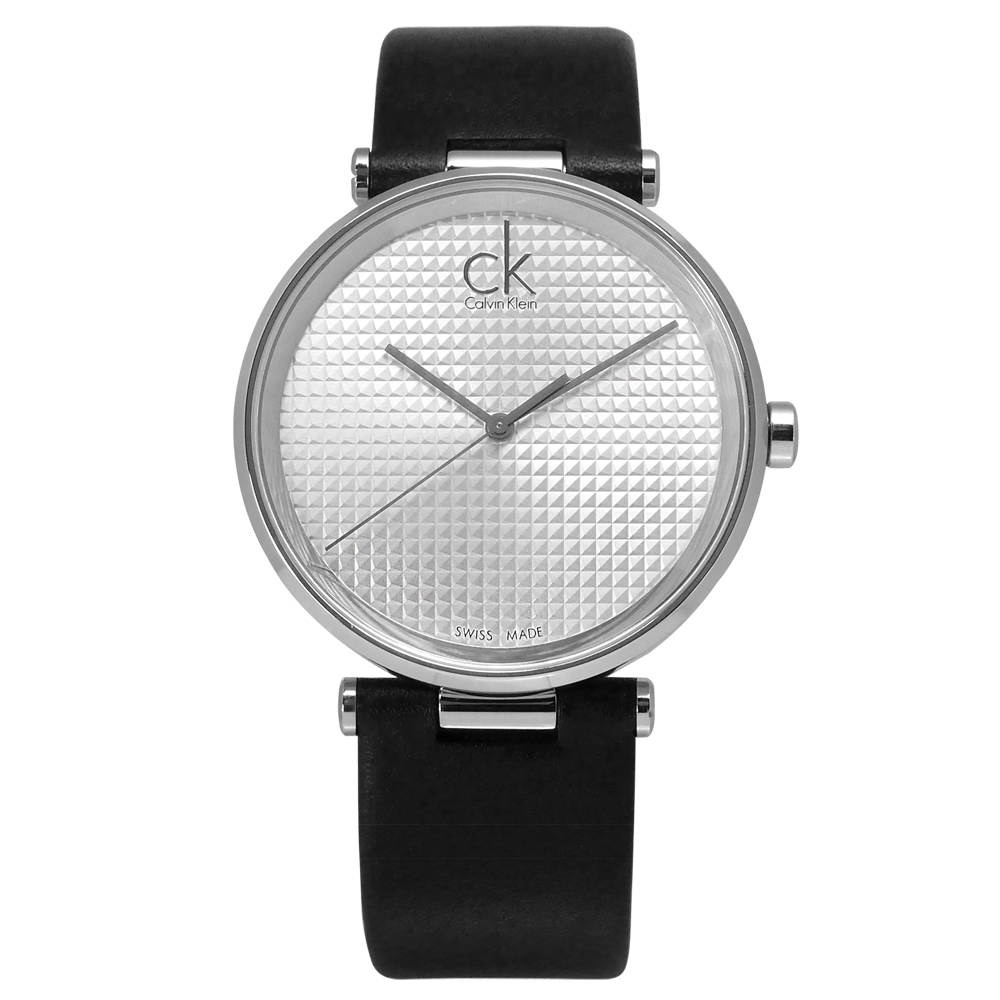 CK 時尚大道立體菱格紋皮革腕錶-銀x黑/39mm