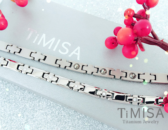 TiMISA 愛戀十字星-晶鑽版 純鈦鍺項鍊