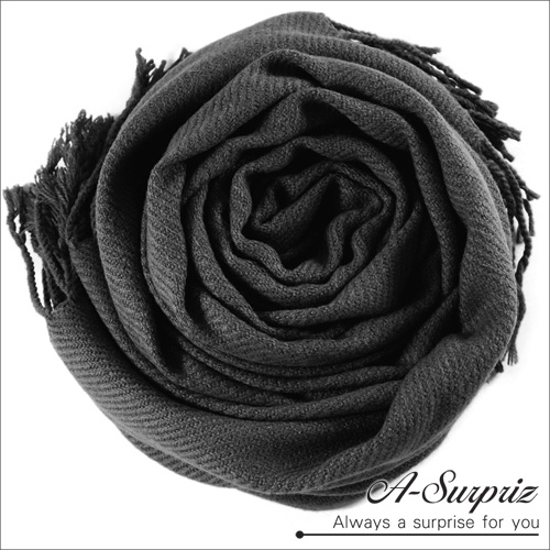 A-Surpriz 氣質優雅素色寬版仿羊絨披肩圍巾(奢華黑)