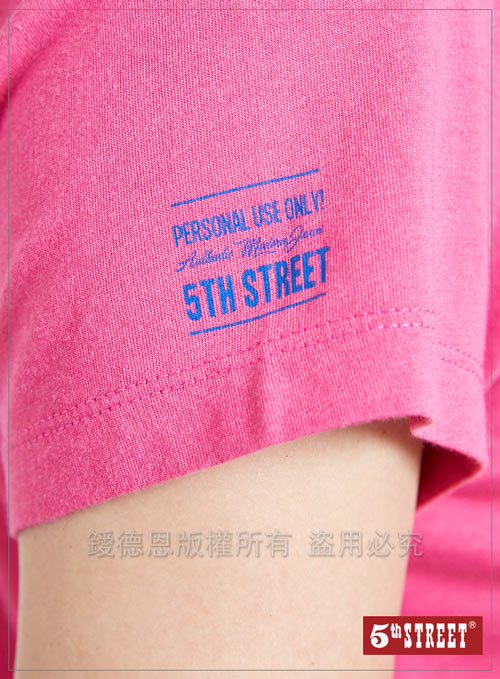 5th STREET 美式印字短袖T恤-女-桃紅色