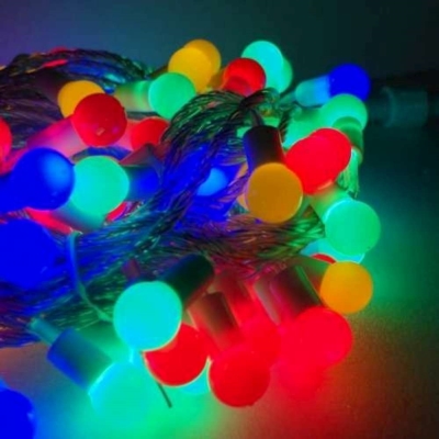 摩達客 聖誕燈100燈LED圓球珍珠燈串(插電式/彩色光透明線/附控制器跳機)(高亮度又省電)