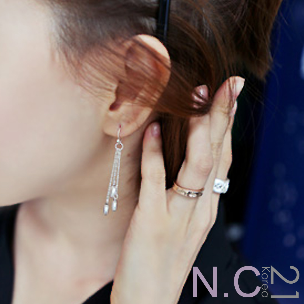 N.C21-鍊條垂墜扁珠串時尚長耳環 (共二色)