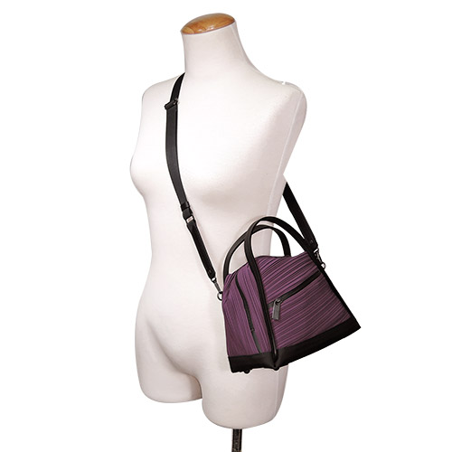 ISSEY MIYAKE 三宅一生 梯形皮革邊飾褶紋手提/斜背包(紫)