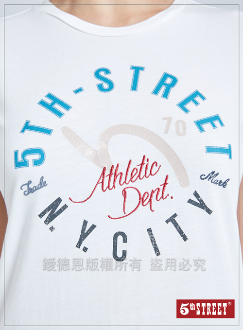 5th STREET 美式印字短袖T恤-女-米白色