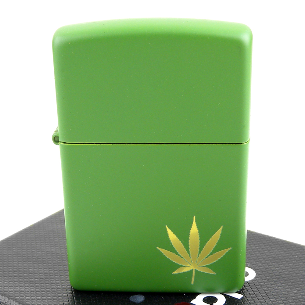 ZIPPO 美系~Marijuana Leaf-大麻葉圖案綠色烤漆打火機