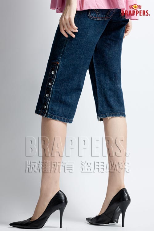 BRAPPERS 女款女垮褲系列-女用開叉白鑽釦七分褲-藍